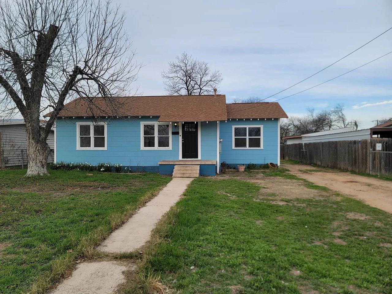 127 Motel Dr - Photo 2 of 20