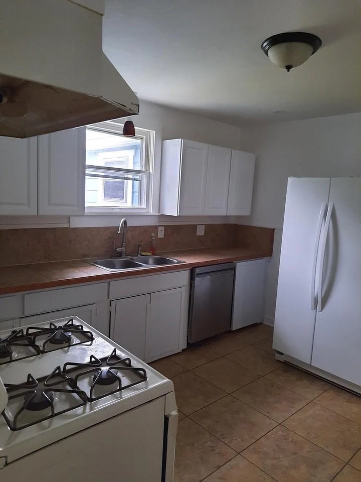 127 Motel Dr - Photo 3 of 20