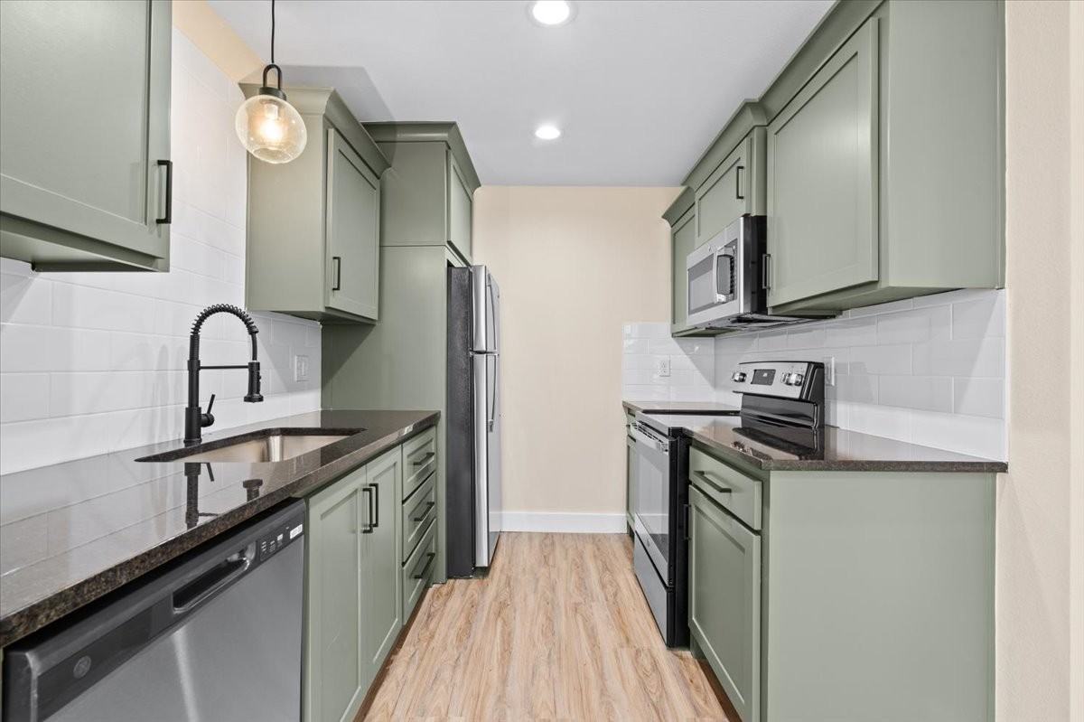 621 Chestnut St #WEST - Photo 2 of 17