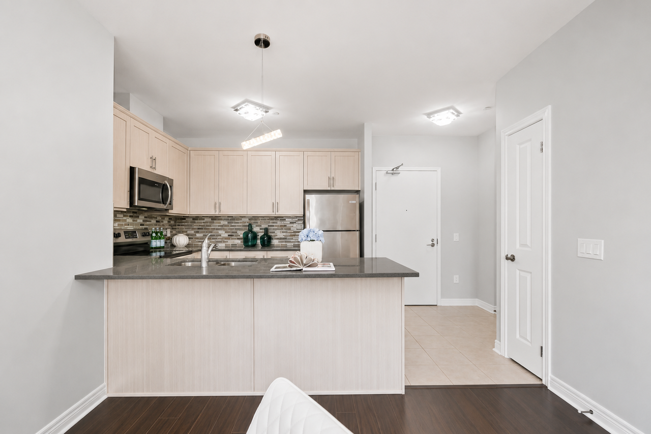 7325 Markham Road #809 - Photo 7 of 27