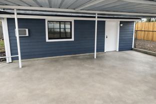105 1/2 E Bond St - Photo 1 of 1