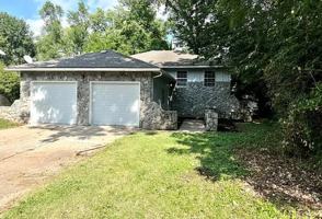 featured image of 1108 Christopher St #1