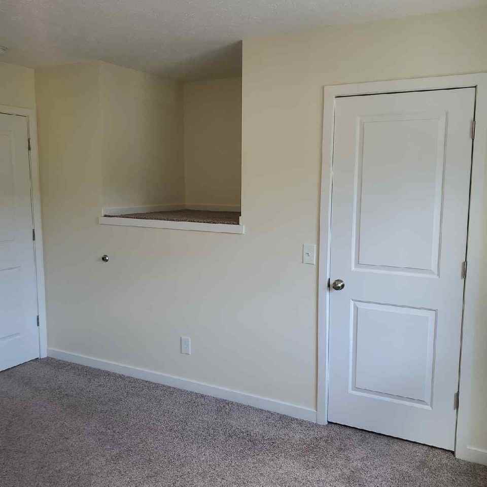 3904 Vale Dr #3904 - Photo 4 of 46