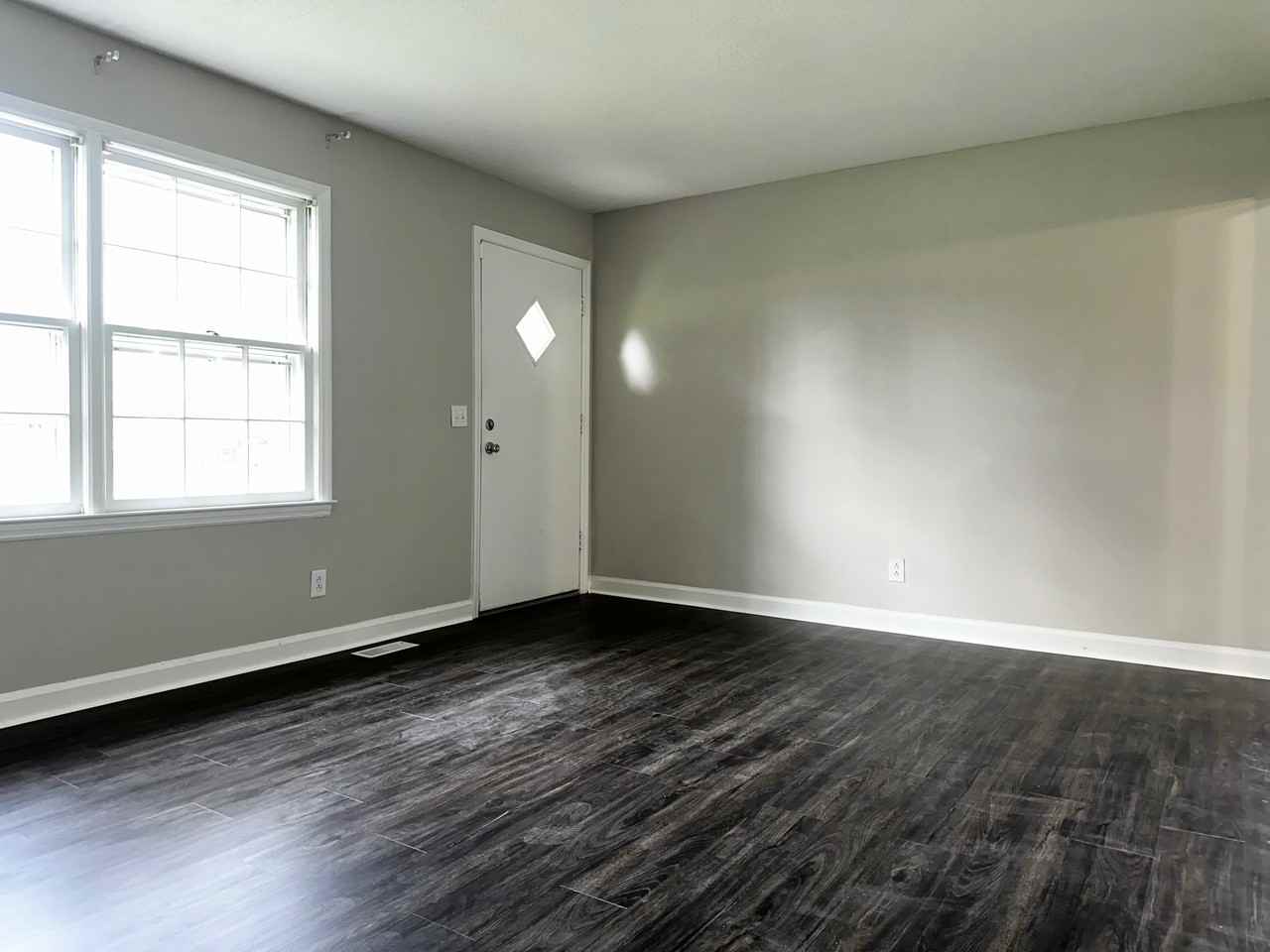 2300 E Hewitt St #1 - Photo 3 of 21