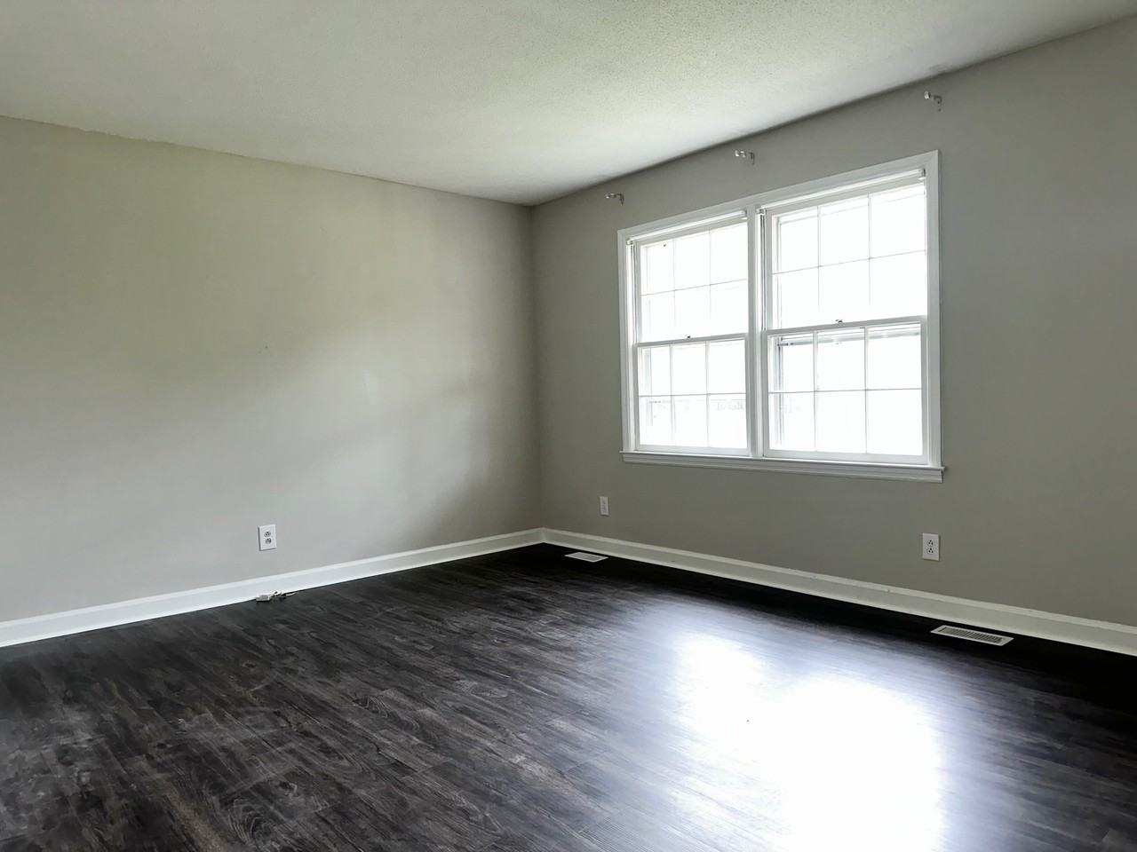 2300 E Hewitt St #1 - Photo 4 of 21