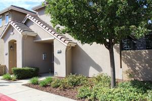 featured image of 1704 Rivage Cir #1