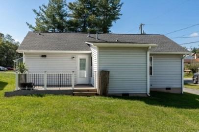 105 Hemlock St #1 - Photo 5 of 48