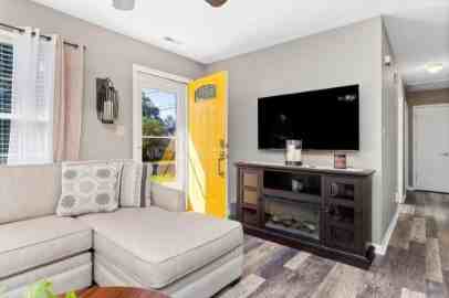105 Hemlock St #1 - Photo 7 of 48