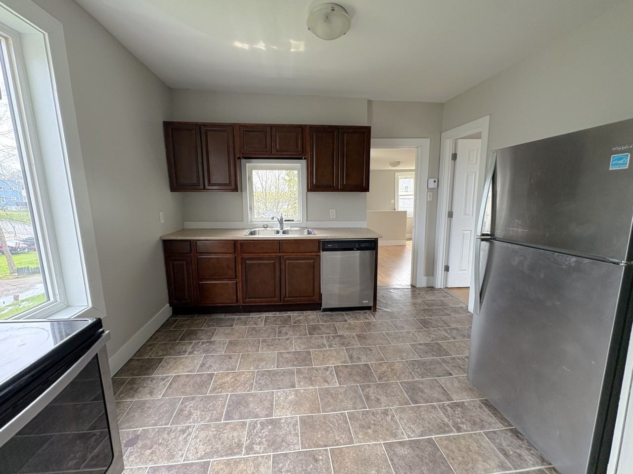 92 Victoria St #B - Photo 2 of 14