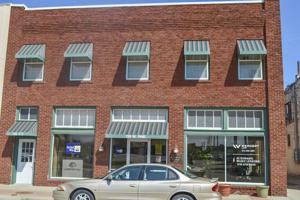 featured image of 116 1/2 W Pine Ave