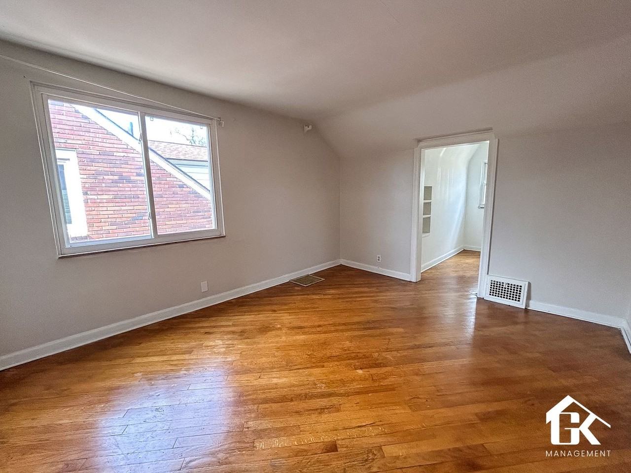18461 Washburn Ave - Photo 2 of 26