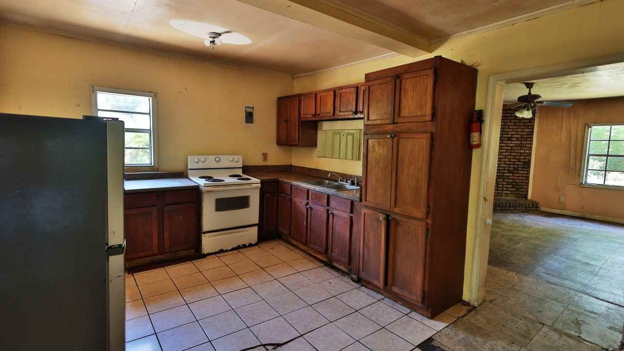 127 Barbara Ave #1 - Photo 4 of 19