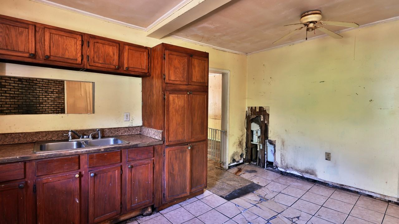 127 Barbara Ave #1 - Photo 5 of 19