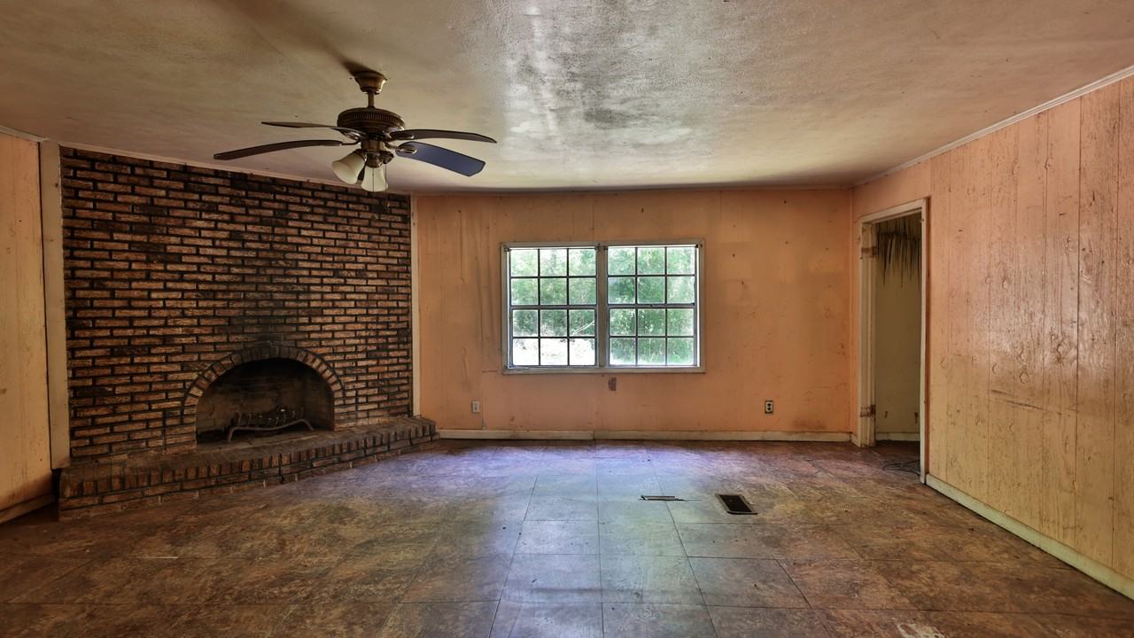 127 Barbara Ave #1 - Photo 7 of 19