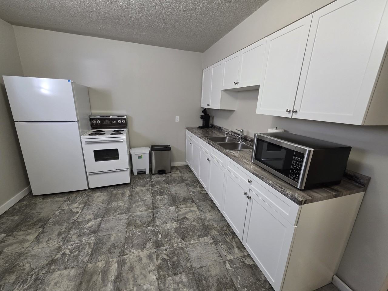 10511 102 Ave #2 - Photo 2 of 7