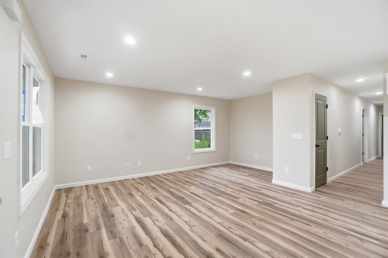 1626 Howell St #101 - Photo 4 of 50