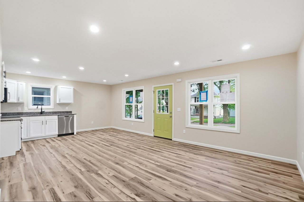 1626 Howell St #101 - Photo 5 of 50