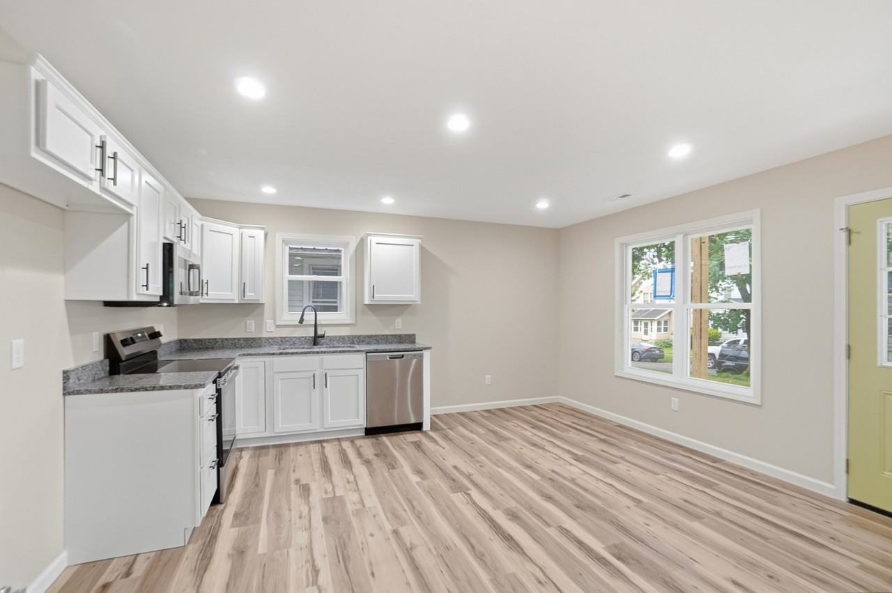 1626 Howell St #101 - Photo 6 of 50