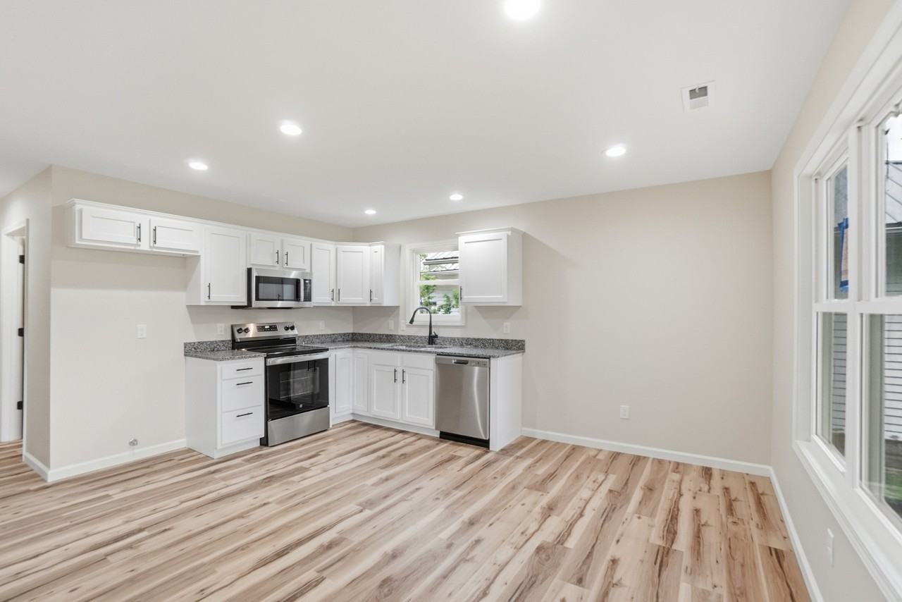 1626 Howell St #101 - Photo 7 of 50