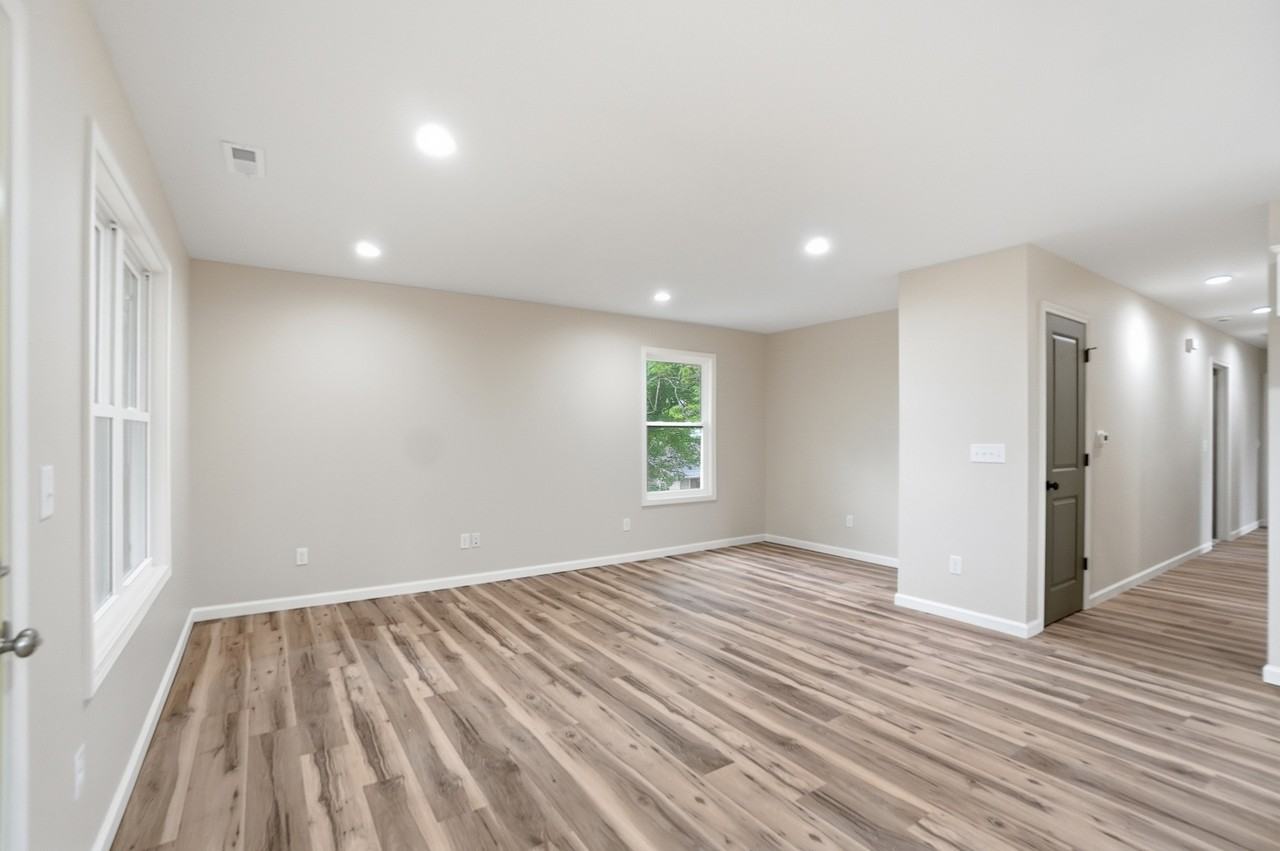 1626 Howell St #1 - Photo 6 of 30
