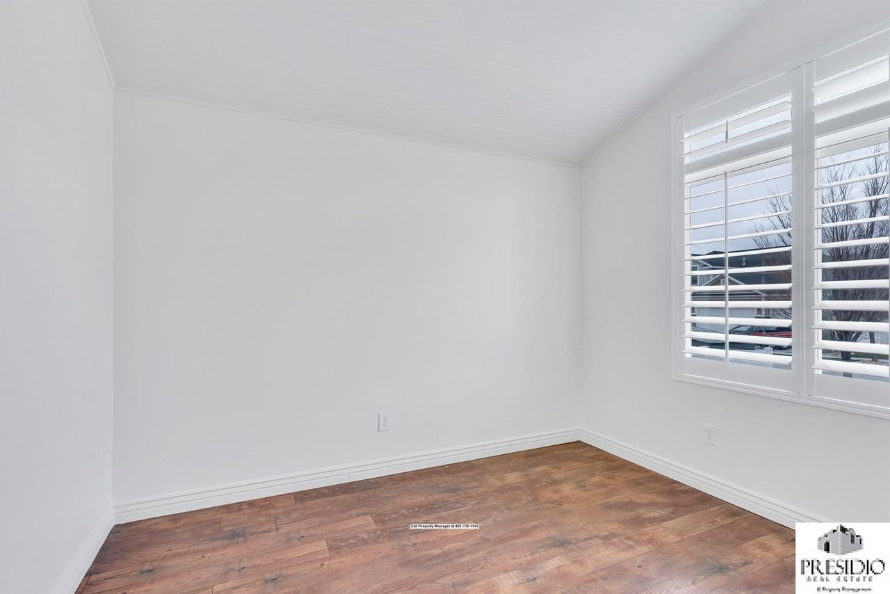 727 W Sandhill Dr #1 - Photo 2 of 37