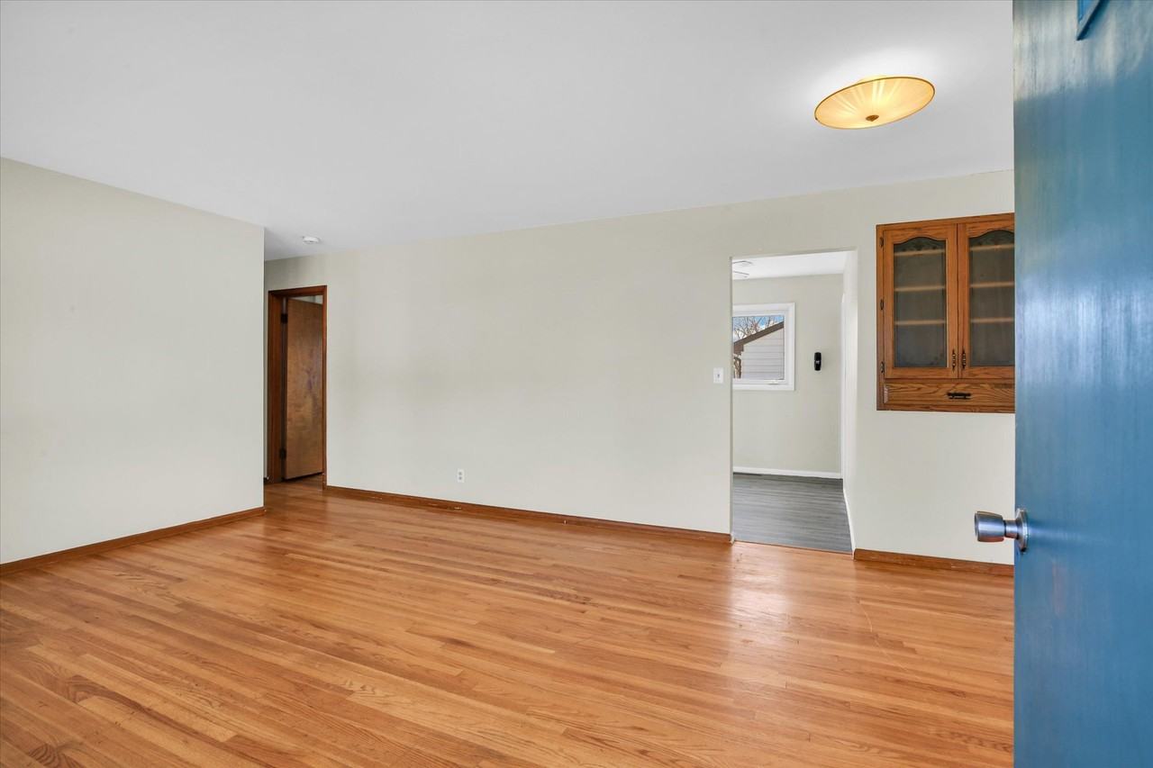 9 Glenview Dr #1 - Photo 7 of 32