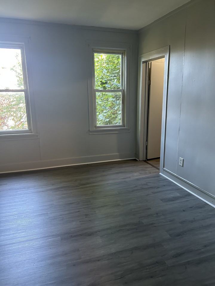 36 Hoffman Pl #4 - Photo 2 of 5