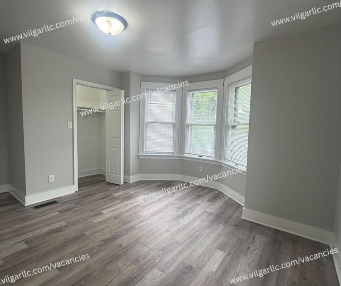 109 Columbia St - Photo 5 of 24