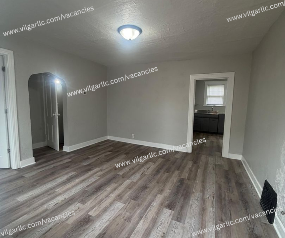 109 Columbia St - Photo 6 of 24