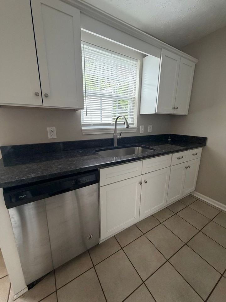 1 Ivy Ct - Photo 5 of 13