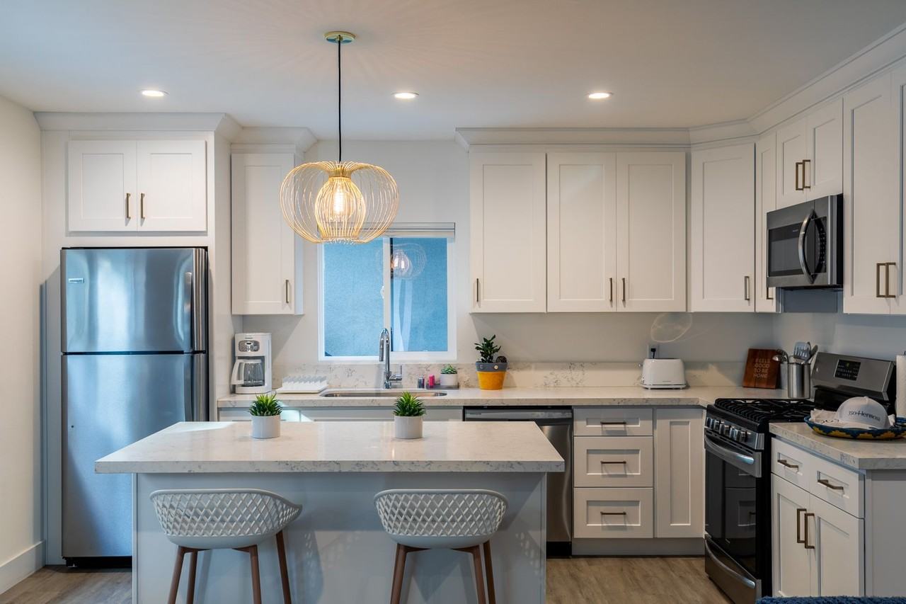 350 Hermosa Ave - Photo 7 of 50