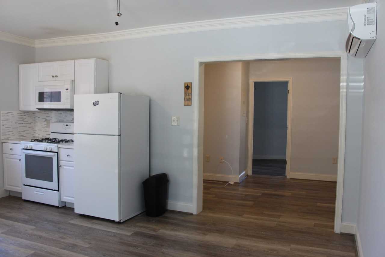 911 N Fillmore St #2 - Photo 3 of 12