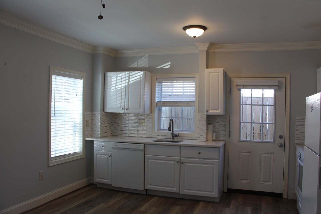 911 N Fillmore St #2 - Photo 5 of 12