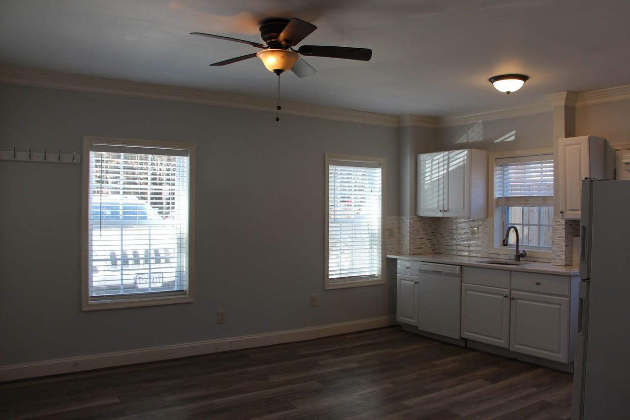 911 N Fillmore St #2 - Photo 6 of 12