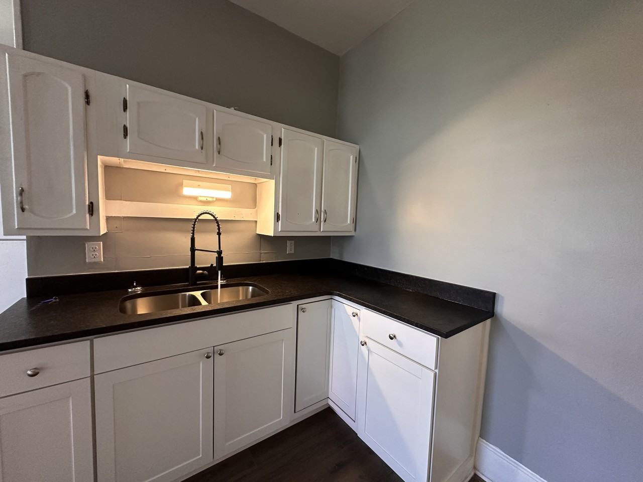 925 E Main St #925 - Photo 4 of 13
