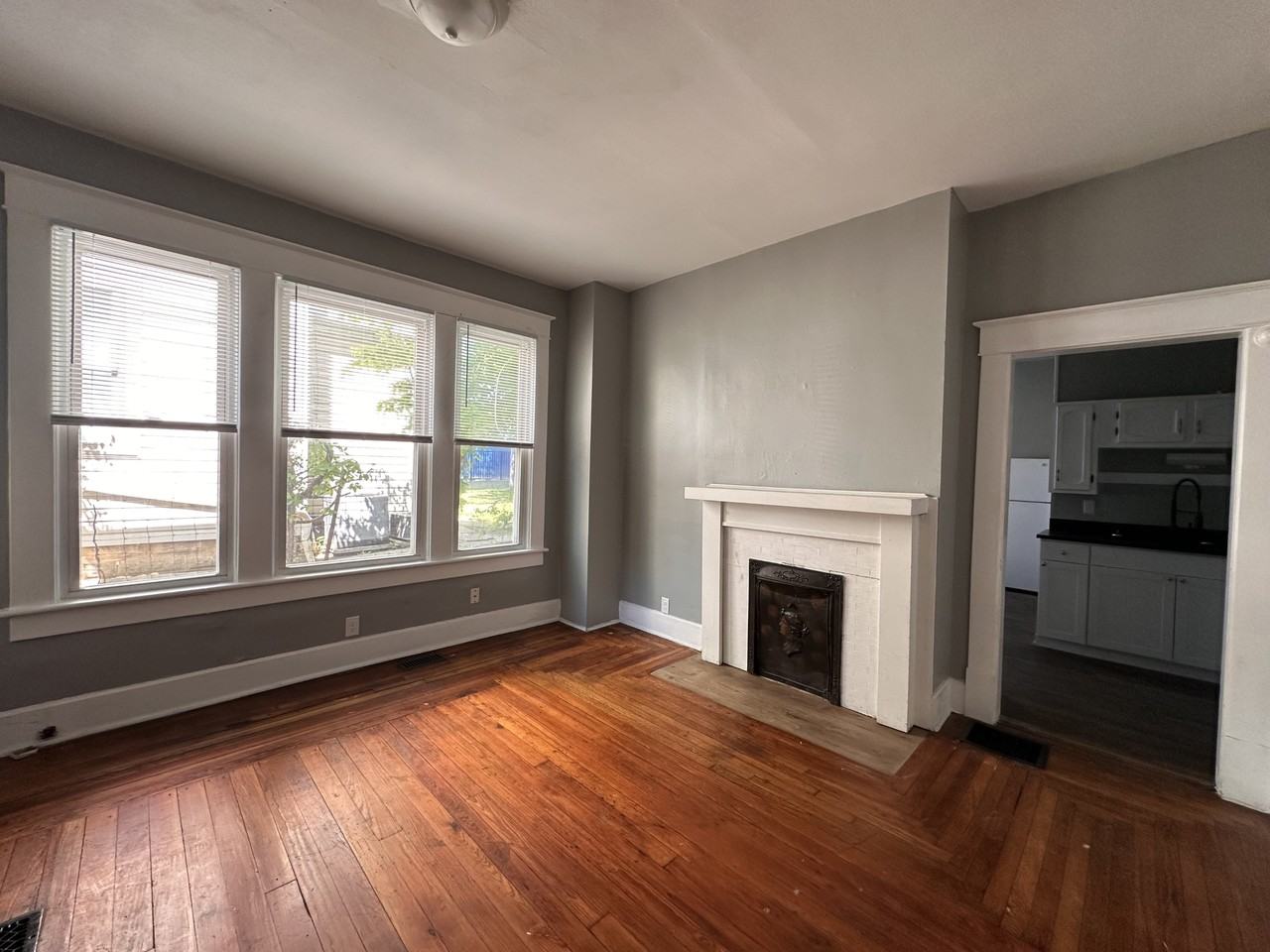 925 E Main St #925 - Photo 6 of 13