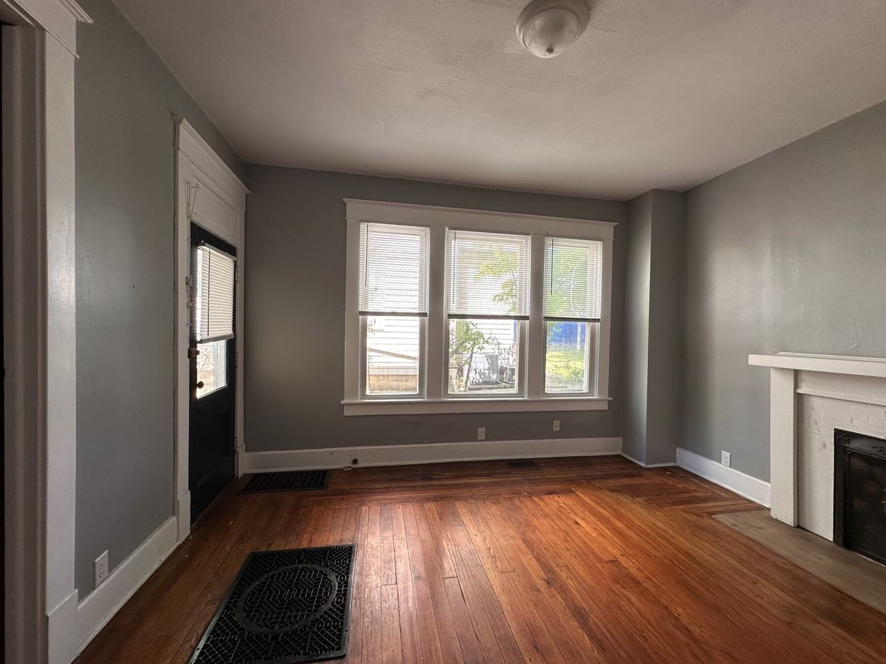 925 E Main St #925 - Photo 7 of 13