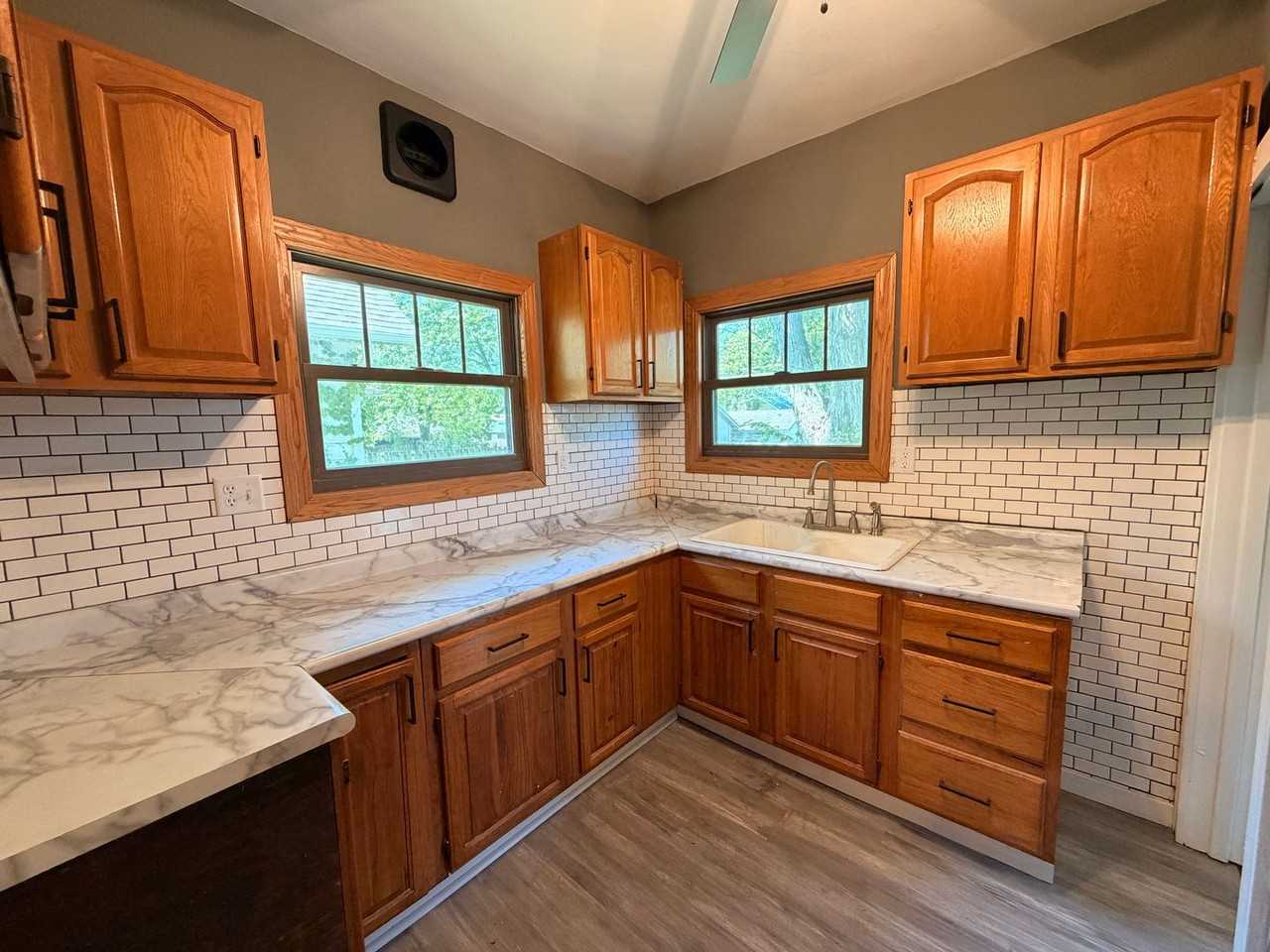 1706 29th St - Photo 3 of 13