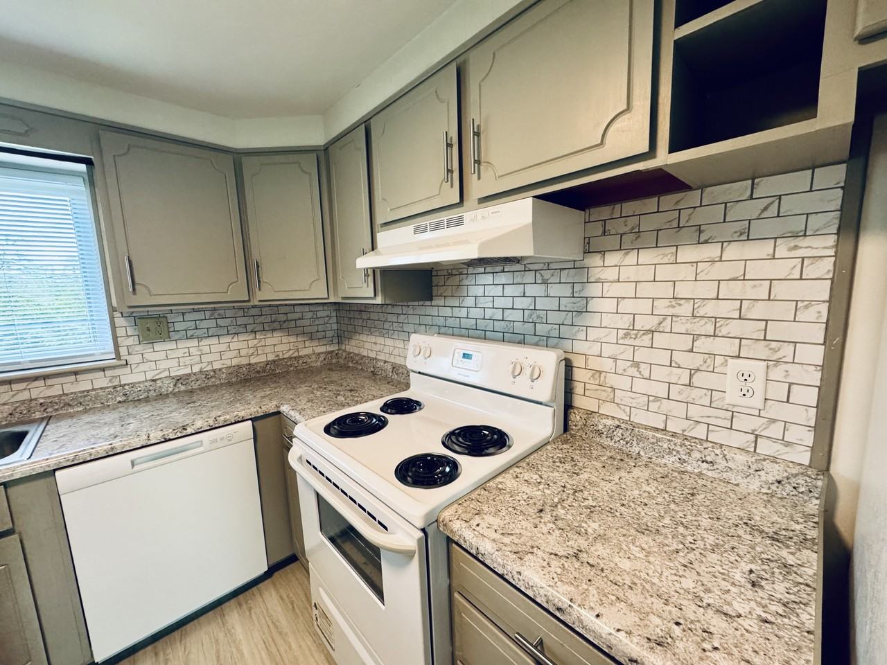 1393 Saratoga Ave #1 - Photo 4 of 18