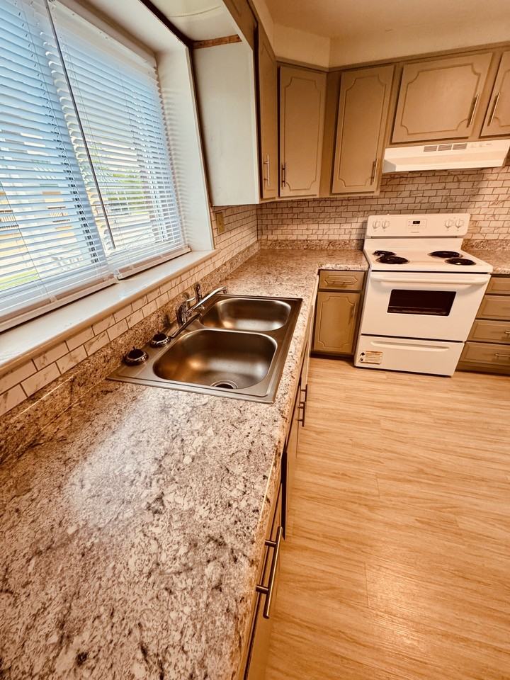 1393 Saratoga Ave #1 - Photo 5 of 18