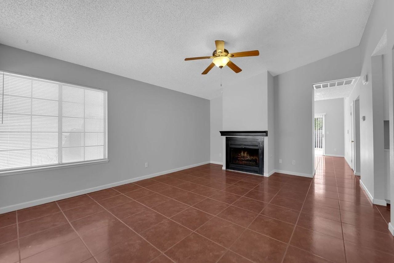 7209 Bronze Cir - Photo 2 of 18