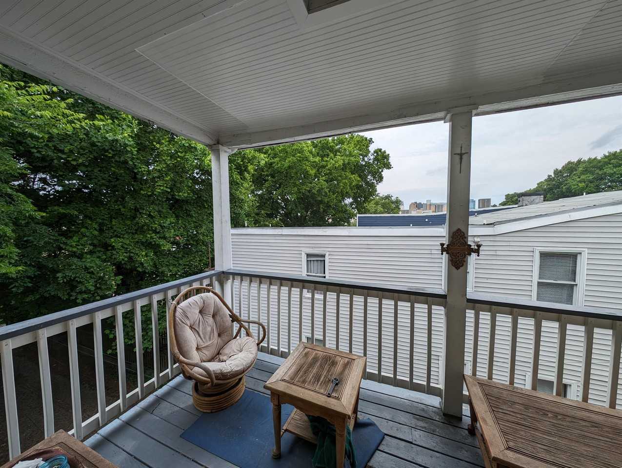 2115 East Marshall Street - A Upstairs - Photo 3 of 39