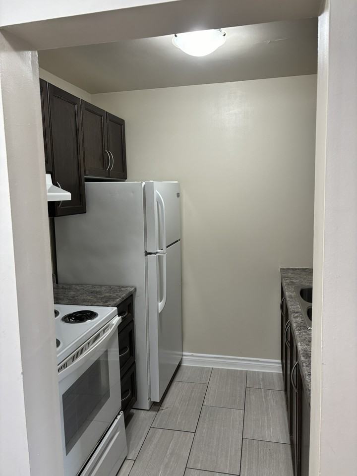 225 Old Carriage Dr #609 - Photo 2 of 15