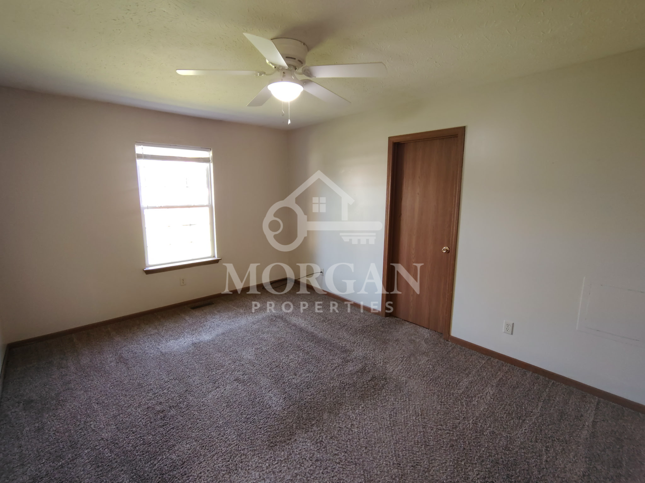 1305 Chesterfield Dr - Photo 4 of 8