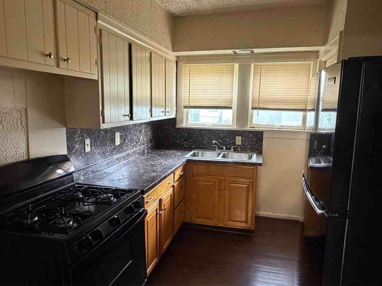 342 Potomac Ave #A - Photo 3 of 12