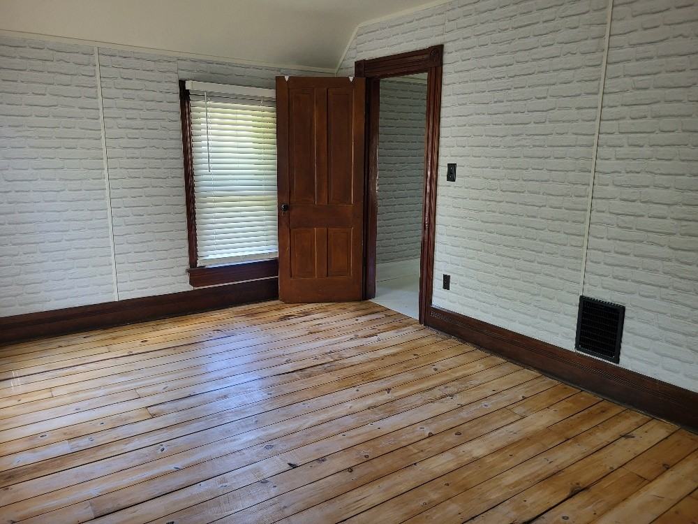 688 W Tompkins St #1 - Photo 4 of 10