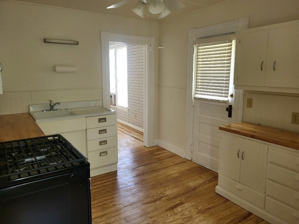 688 W Tompkins St #1 - Photo 7 of 10