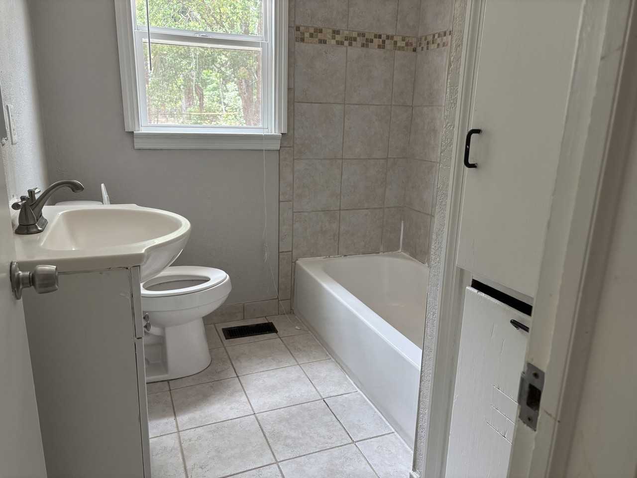610 N Kentucky Ave #1 - Photo 7 of 13