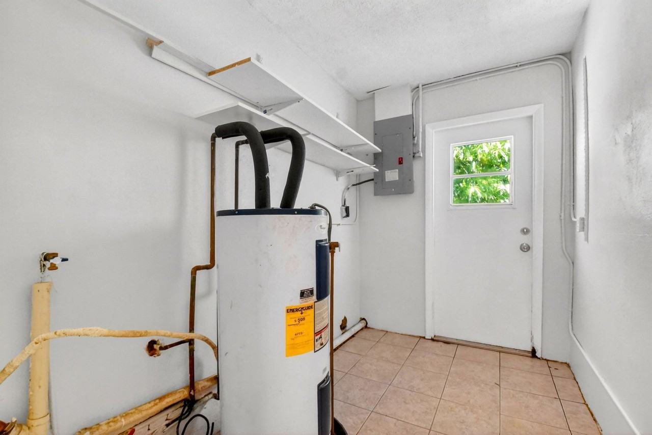 775 Snead Cir - Photo 6 of 23