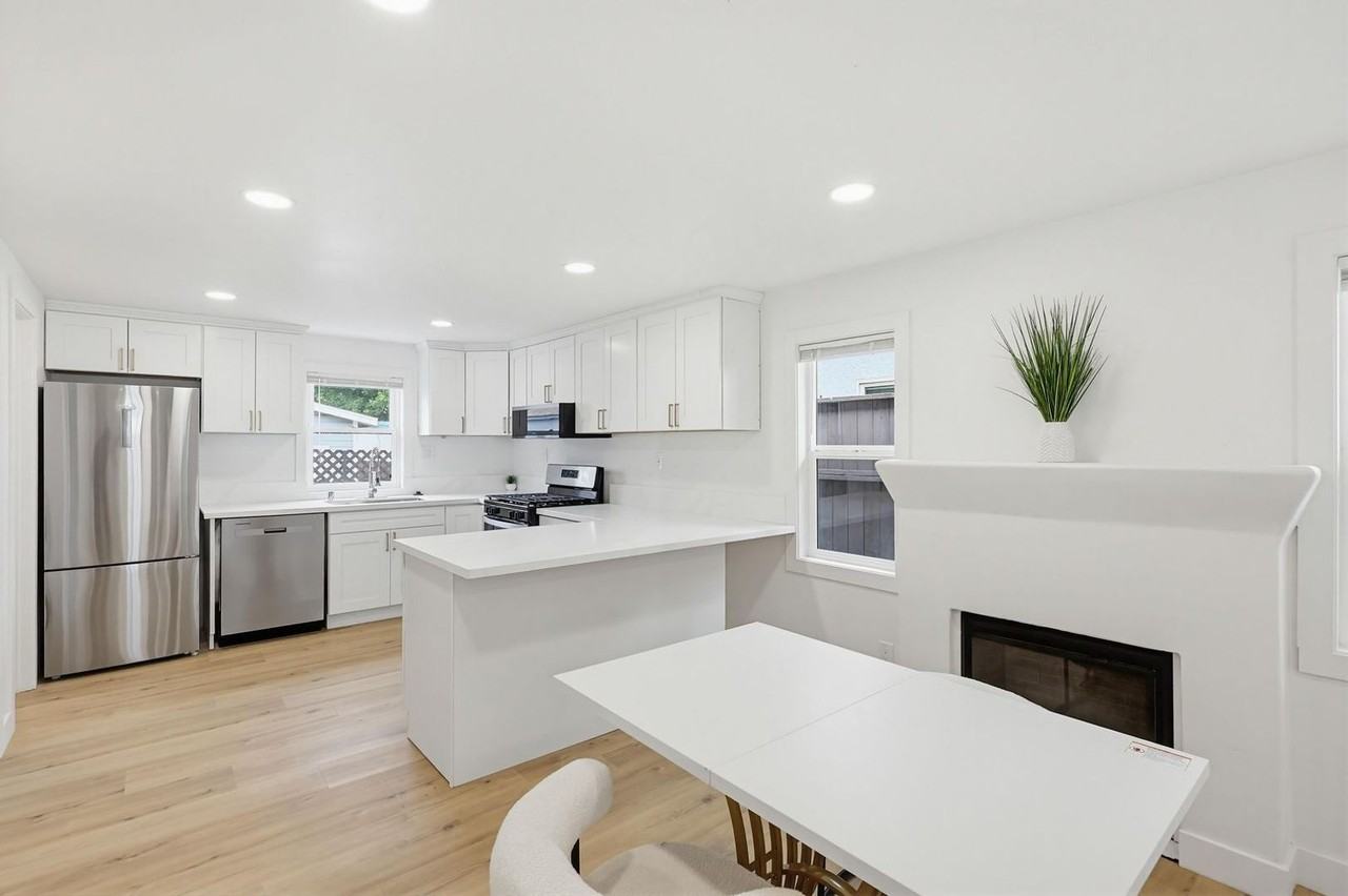 4853 Long Branch Ave - Photo 3 of 9